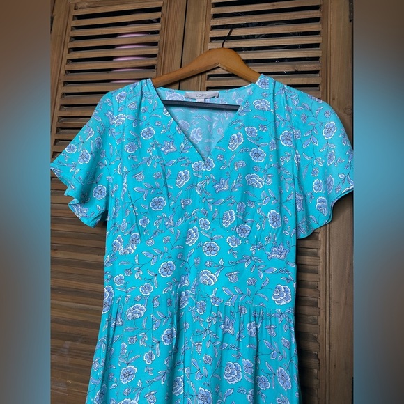 Loft Turquoise Floral V-Neck,flutter sleeve,pockets,airy&flowy, COMFY-size 6 - Picture 6 of 11